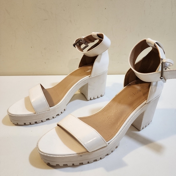 Nasty Gal White Platform Wrap Ankle Sandals size 9 - Picture 5 of 14